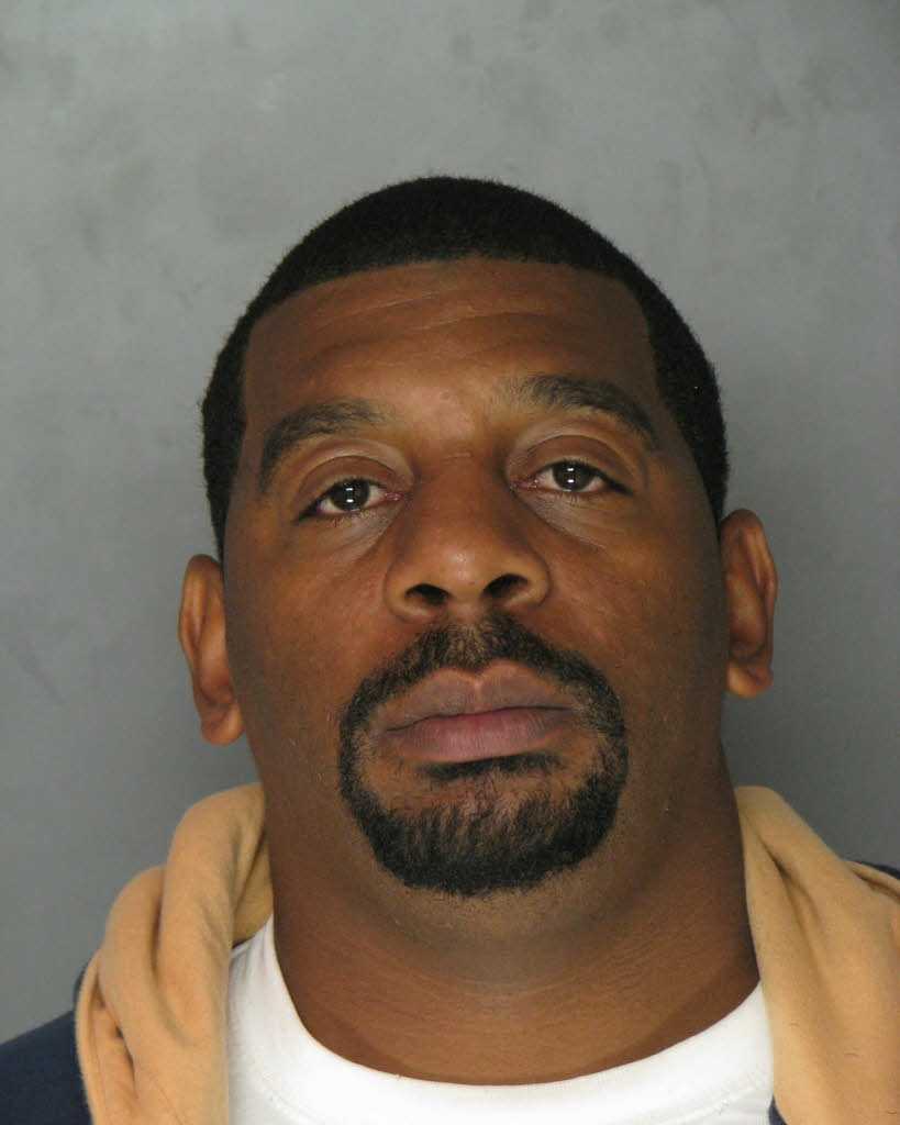verona-lee.jpg According to the Pennsylvania State Police Megan's Law website, Robert Edward Lee III lives in Verona and is registered as a Tier 3 offender.