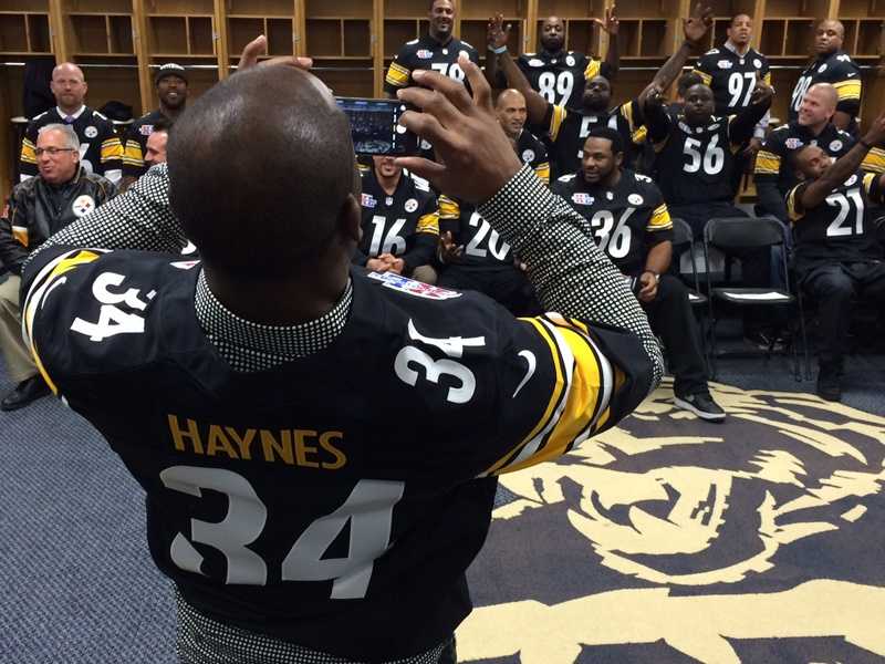 Verron Haynes Verron Haynes takes a photo of his Super Bowl XL teammates during their 10-year reunion at Heinz Field.