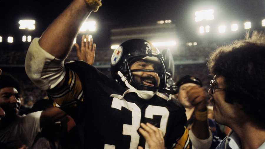 Hall of Fame running back Franco Harris of the Pittsburgh Steelers leaves the field following the Steelers 35-31 victory over the Dallas Cowboys in Super Bowl XIII on January 21, 1979 at the Orange Bowl in Miami, Florida. Hall of Fame running back Franco Harris of the Pittsburgh Steelers leaves the field following the Steelers 35-31 victory over the Dallas Cowboys in Super Bowl XIII on January 21, 1979 at the Orange Bowl in Miami, Florida.