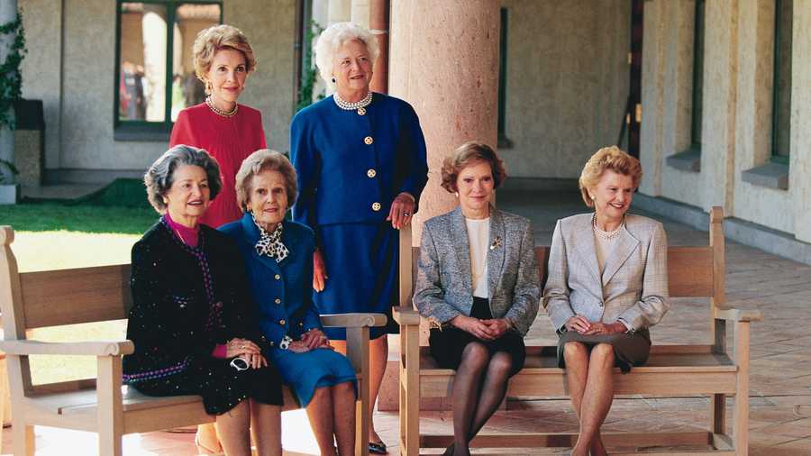 Rosalynn Carter Portrait of former US First Ladies, seated from left, Lady Bird Johnson, Pat Nixon, Rosalynn Carter, and Betty Ford and, standing from left, Nancy Reagan and First Lady Barbara Bush, as they pose together at the opening of the Ronald Reagan Library, Simi Valley, California, November 4, 1991. (Photo by Diana Walker/Getty Images)
