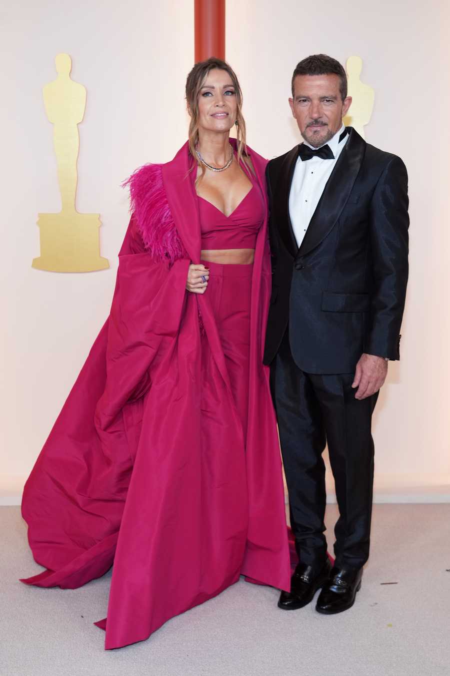 95th Annual Academy Awards - Arrivals HOLLYWOOD, CALIFORNIA - MARCH 12: (L-R) Nicole Kimpel and Antonio Banderas attend the 95th Annual Academy Awards on March 12, 2023 in Hollywood, California. (Photo by Kevin Mazur/Getty Images)